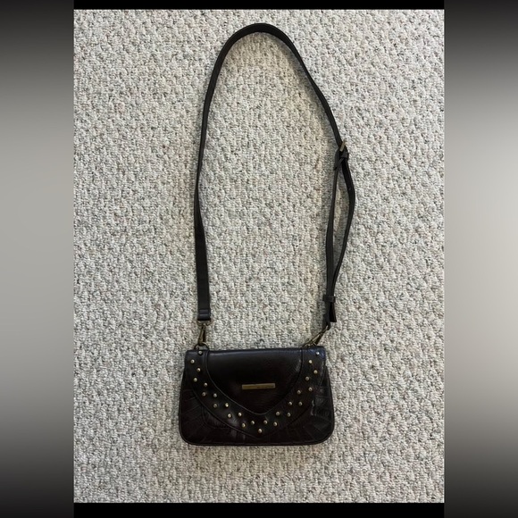 Matt & Nat crossbody purse. Brown. Magnet & zipper close. Vegan - Picture 3 of 8